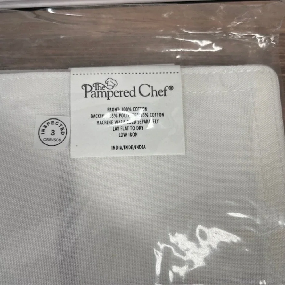 Pampered Chef White & Cranberry Window Pane Placemat Napkin Set of‎ 4 NIP